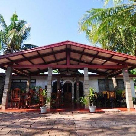 Ayahay Sa Matutina Hotell Puerto Princesa Eksteriør bilde