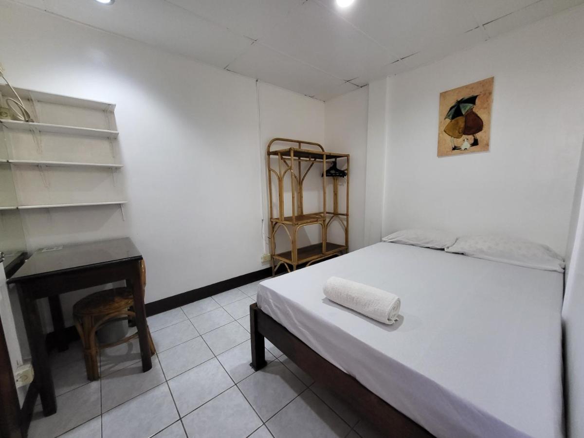 Ayahay Sa Matutina Hotell Puerto Princesa Rom bilde
